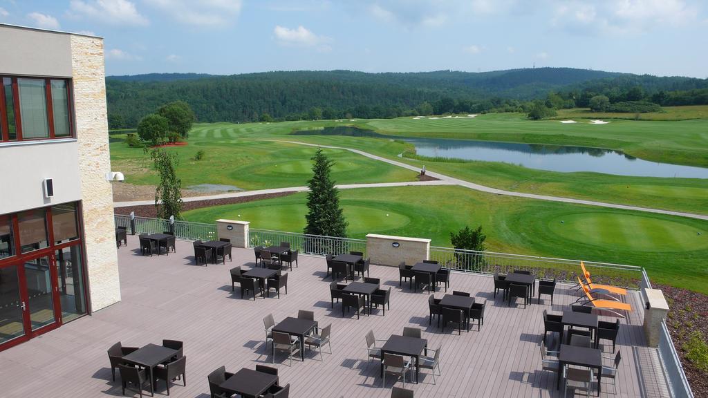 Hotel Beroun Golf Club Екстер'єр фото