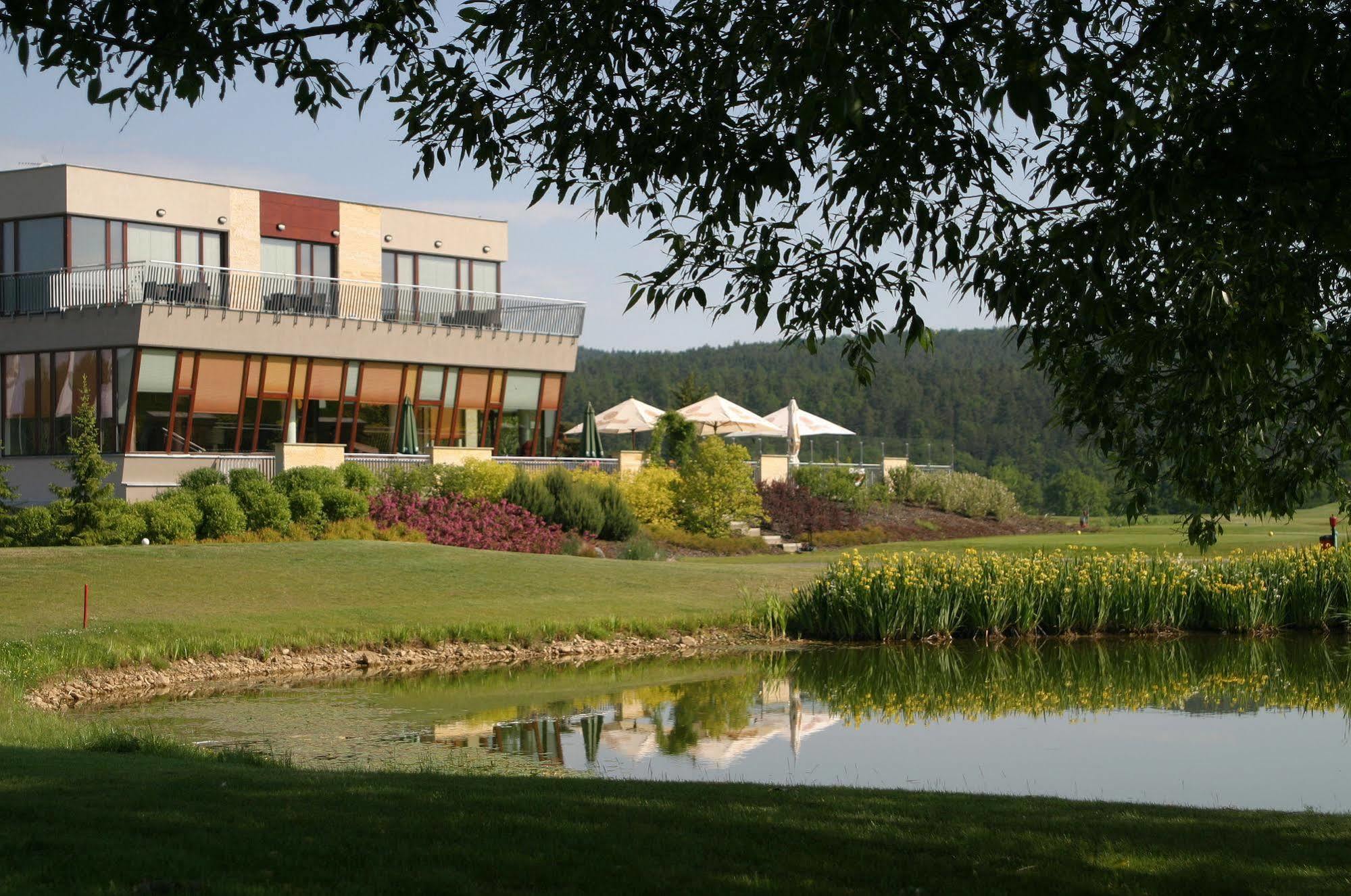 Hotel Beroun Golf Club Екстер'єр фото